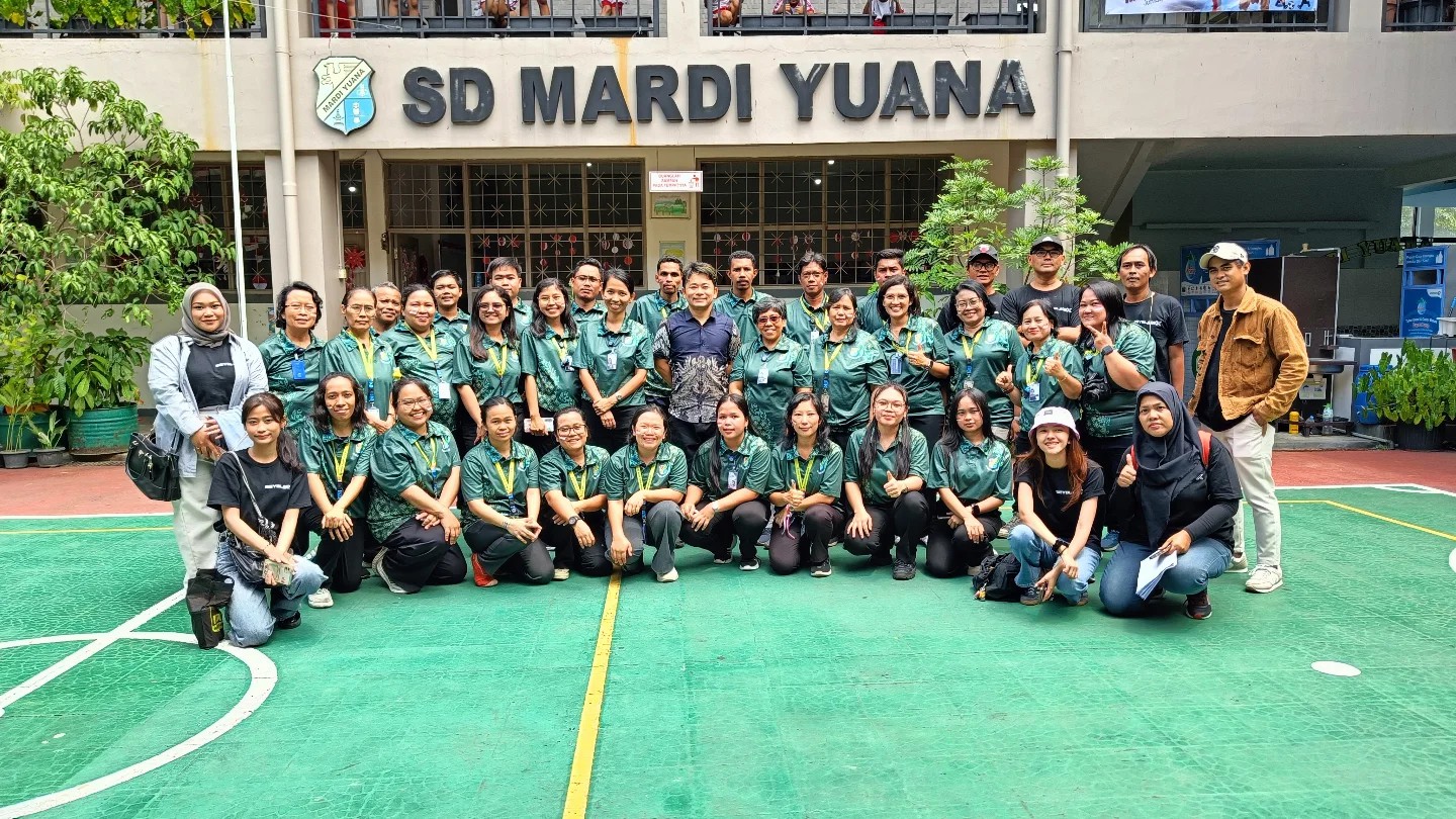 Foto bersama dengan Tim Beyblade